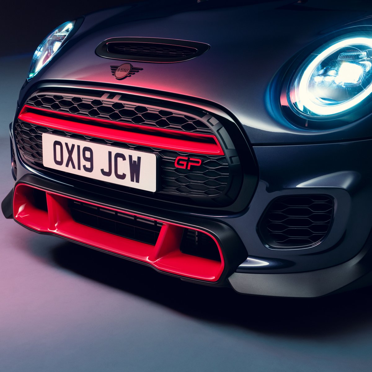 VinesgroupMINI's tweet photo. The MINI John Cooper Works GP distils the racing essence of the modern MINI. Inspired by the brand’s legendary motor racing achievements. Embodying maximum performance and uncompromising dynamics.

#MINI #VinesMINI #MINIUK #MINIGP https://t.co/zrPwFkB9O1