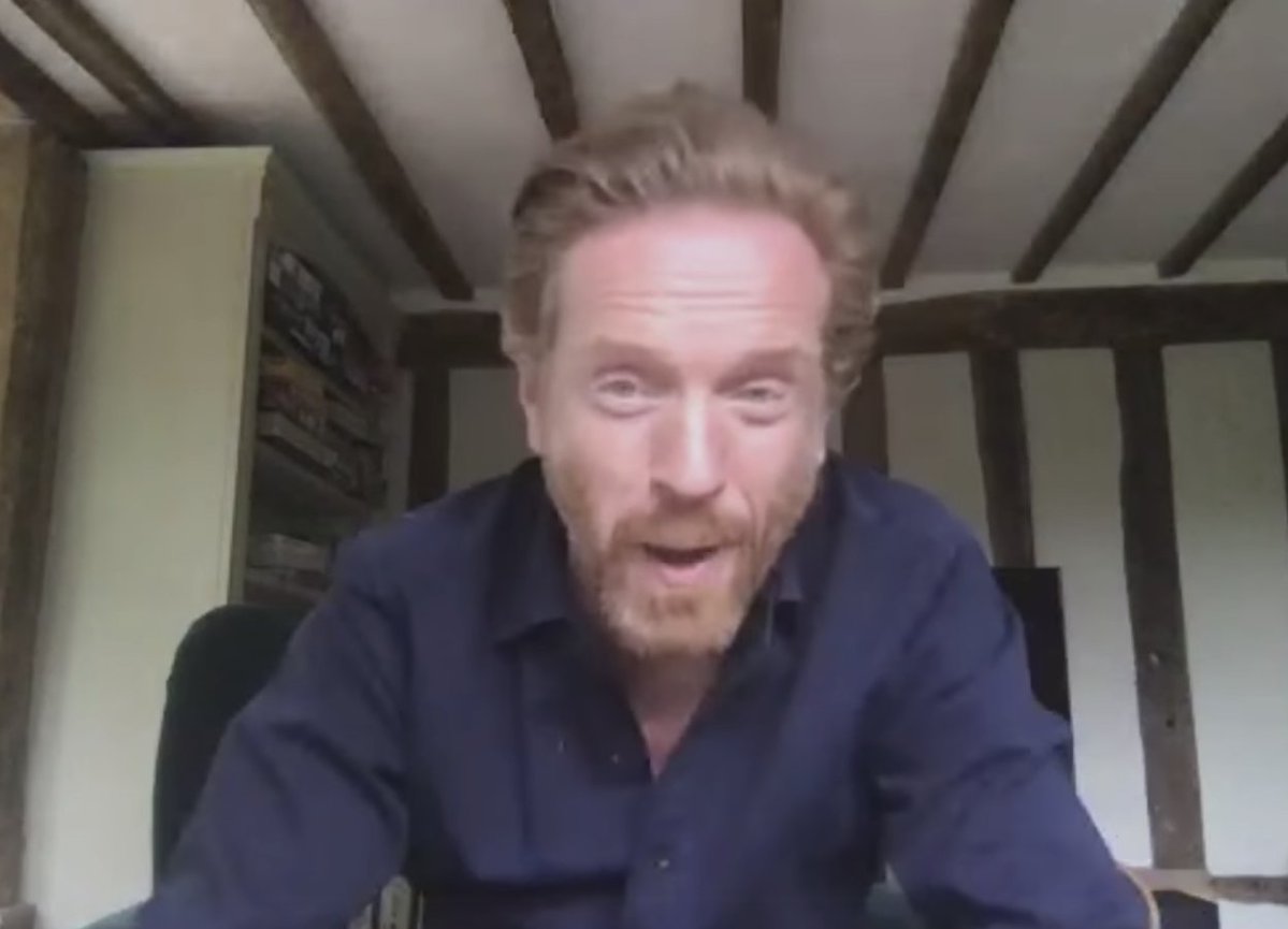 FanFunDamian's tweet photo. Dream Horse has a NEW premiere date and Damian talks to ITV Social Stable about the movie https://t.co/f7U3oidgjc
#DamianLewis #DreamHorse #ITVRacing #ToniCollette #JanVokes #HowardDavis #Wales #DreamAlliance
ps. gotta love the beard! https://t.co/ueo9aGzVMu