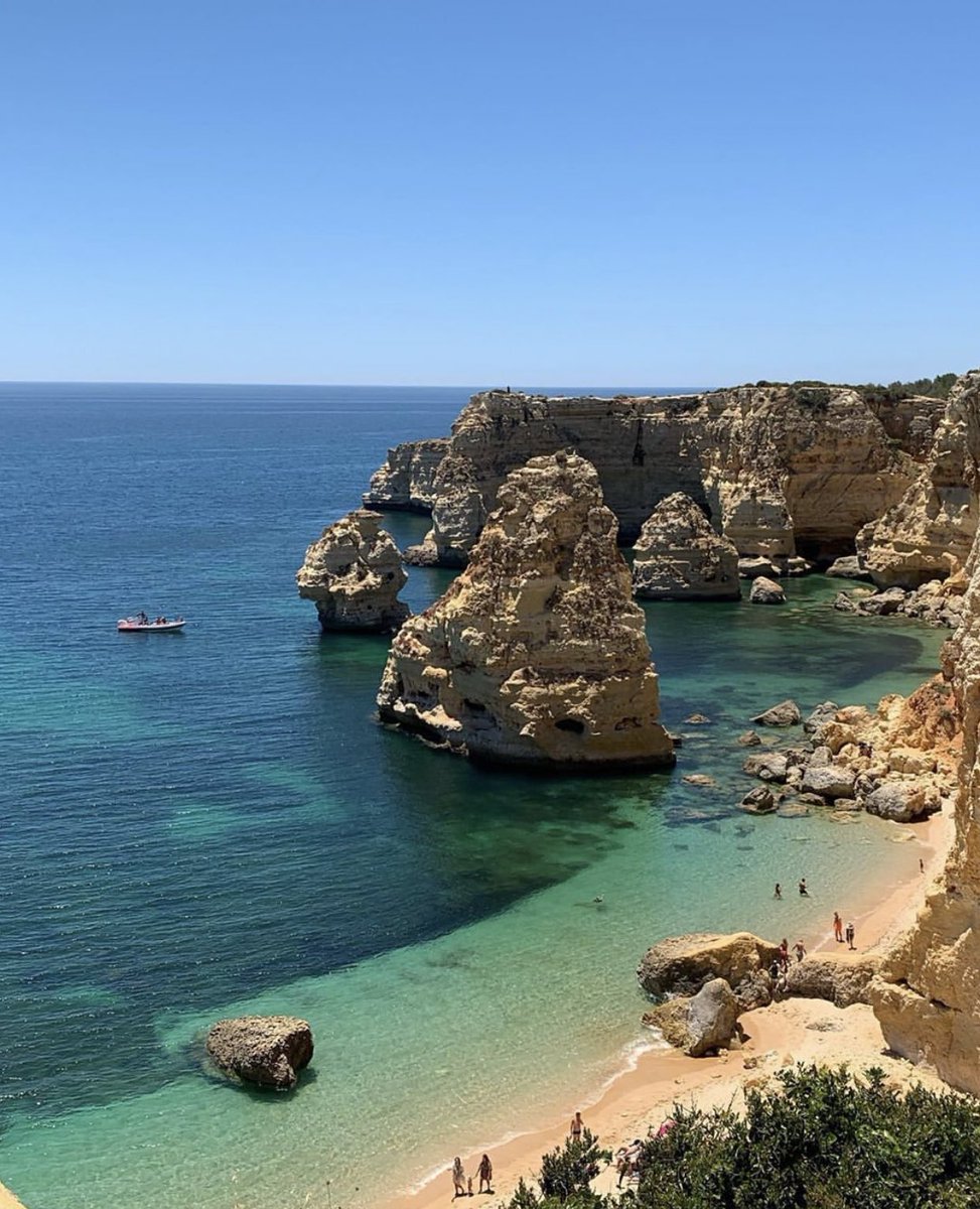 GossipRoomOff's tweet photo. La beauté de Portimão, Portugal 🌴🇵🇹 https://t.co/jftg0cHVoh