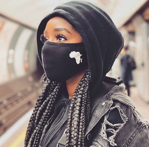 SpellMagazine's tweet photo. Ready for the Monday grind? 💪🏾
Shop the look 👜: @afrogarm.jpeg 

#Spellmagazine #statementstyle #mondaymotivation #blackownedbusiness #BLM #blacklivesmatter #shopblackowned #african #africanprint #africa https://t.co/7e9bCPzMHk