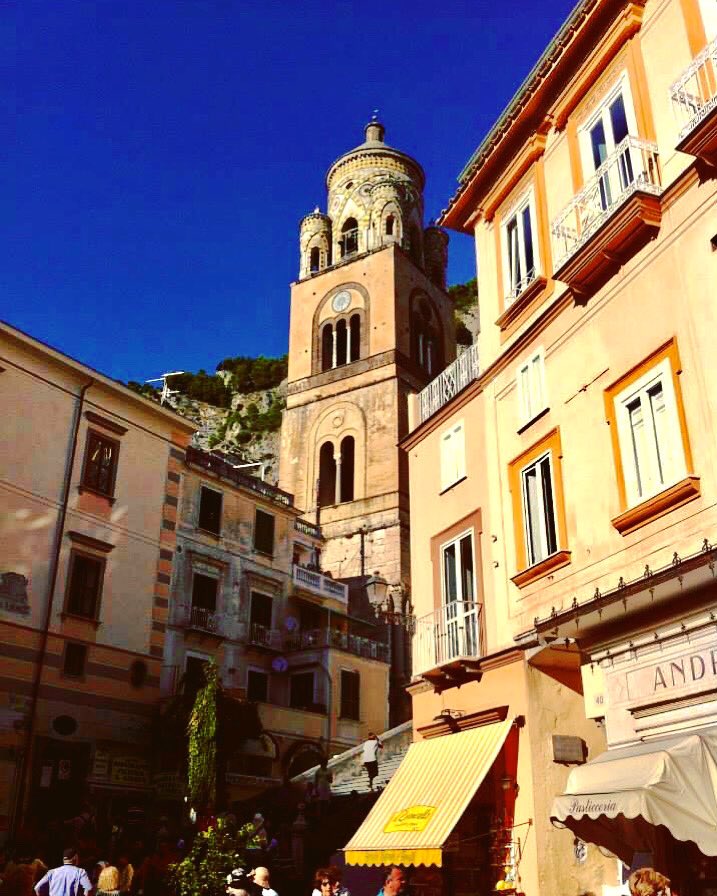 Picturesque Amalfi #amalfi #amalficoast #igersamalfi #igamalfi #yallersamalfi #campania #igerscampania #italien #italya #italie #instaitalia #igersitalia #visititalia @I__Love__Italy @Italia @dcq_italia @Essentialitaly @GayTravel @ILoveLGBTTravel @cntraveller