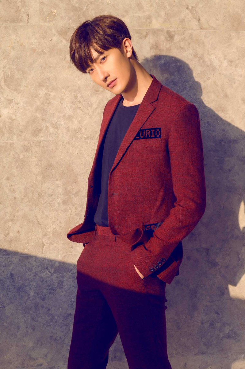 domYESUNG's tweet photo. I'll never shut up about how underrated Zhou Mi is. He's not just a versatile singer and talented dancer. He writes, produces and composes beautiful songs, too. 

HE DESERVES MORE. 

 #ZHOUMI #조미 @zhoumi_419 #려욱 #StarryNight @SJofficial https://t.co/3cUbT2xsJN