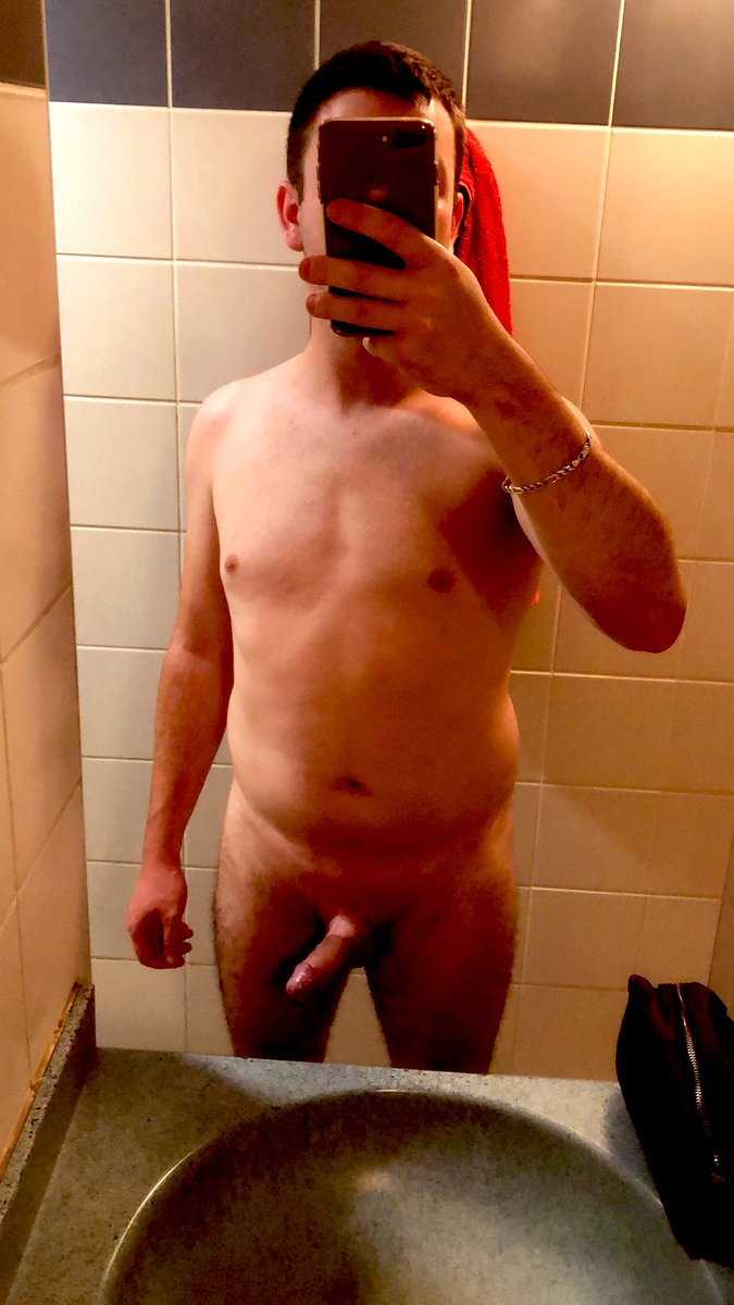 Kpixm19's tweet photo. On se prépare pour cette nuit si il y a des personnes à satisfaire... #exhib #teambi https://t.co/0qkbFVhMeK