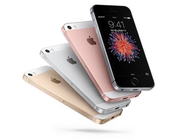 KumarKshitizKa1's tweet image. APPLE TO COMMENCE 2020 iPHONE SE PRODUCTION IN INDIA SOON: REPORTS – As per the reports,  #Apple has asked one of its suppliers in #China to #shipcomponents for the 2020  #iPho... industryglobalnews24.com/apple-to-comme…