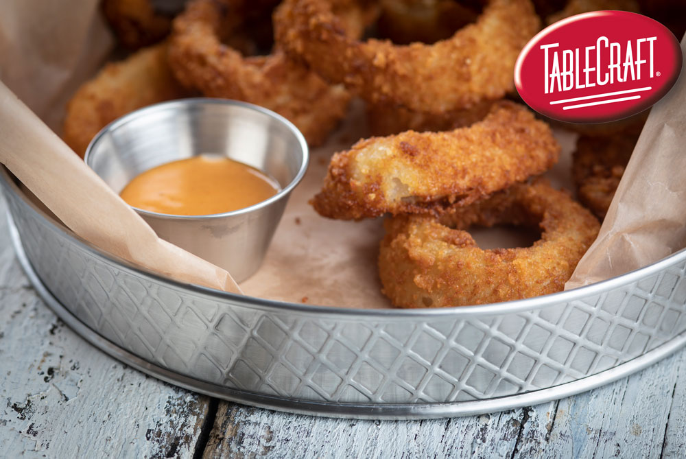 tablecraft_fs's tweet image. #NationalOnionRingDay gives us a great opportunity to show off our 💥NEW Lattice Collection tray. It&apos;s perfect for casual dining and comes in a variety of sizes and shapes. 

#LatticeCollection #StainlessSteelServing