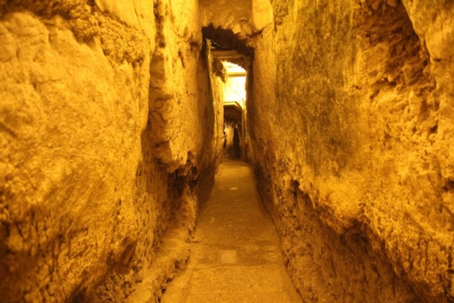 MarkMasonsHall's tweet image. Calling All Knights Templar - You're invited to join a virtual Zoom tour of the Western Wall tunnels, Jerusalem, on Sunday, 28 June at 2 p.m. organised by the Knights Templar Province of London. Tickets are restricted so book early by following this link: ow.ly/y48n50Aem9x