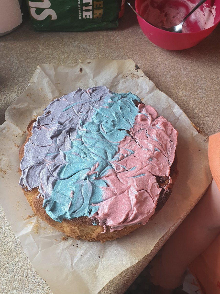 lisascott28's tweet photo. @victorianurclas @JustineSword S made a cake for the teddy party today.🎂 https://t.co/X76qsgYZLo
