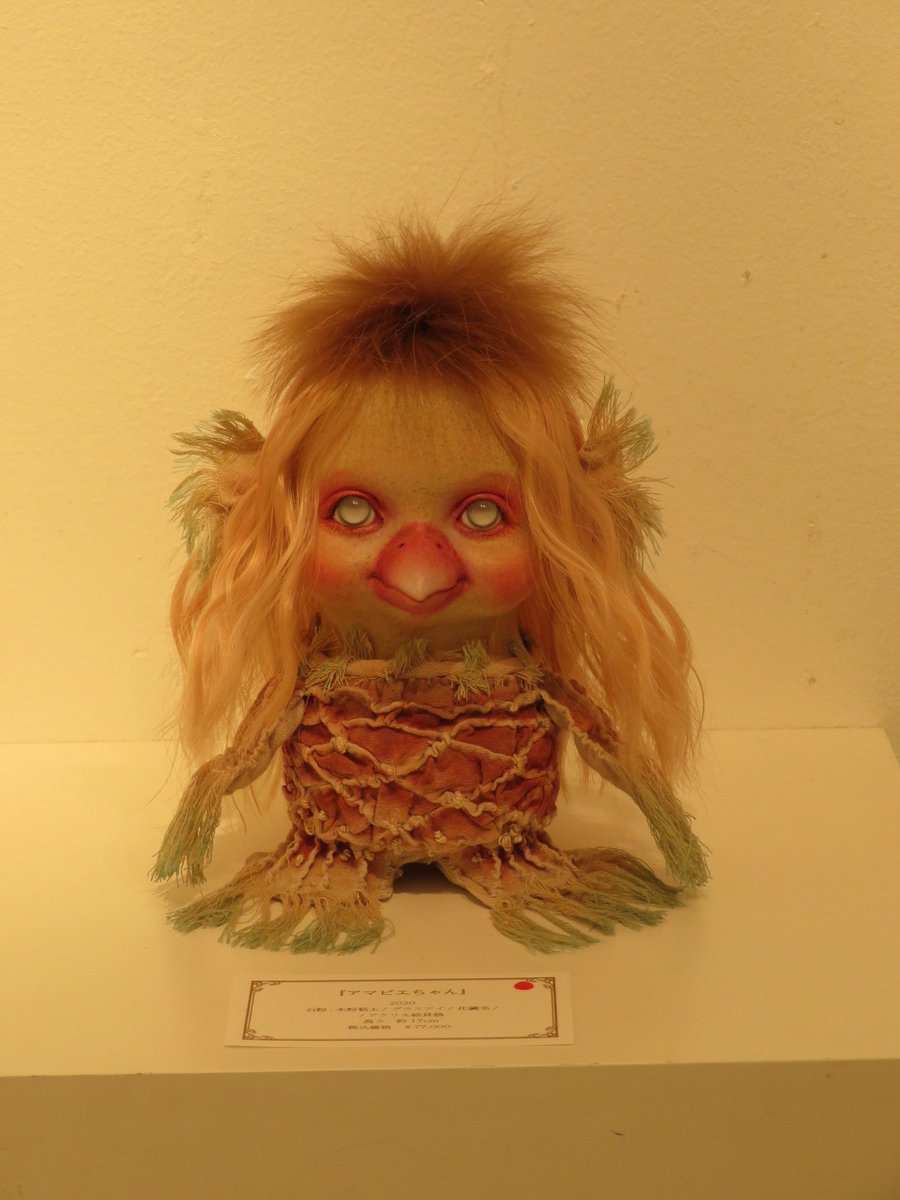 乙画廊の「AMAVIE ART SHOW」。絵画、立体、アクセサリー、他。新型