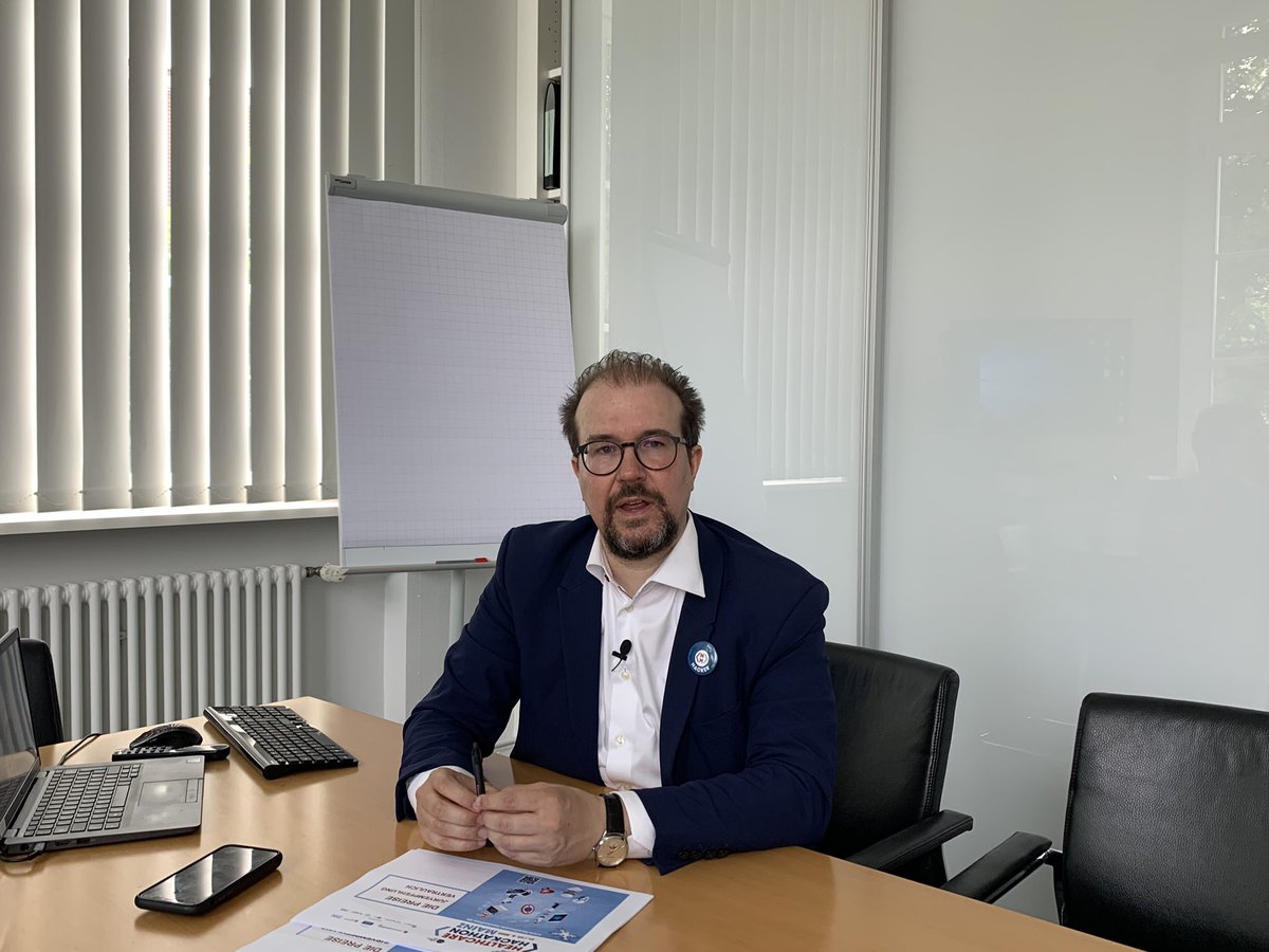 PAHaberland's tweet photo. #Healthhack2020 by @UnimedizinM, involving German university hospitals, addresses “Future Hospital HR”, with solutions enhancing #HR/recruiting and retaining; attractive support for employee mobility; and digital #onboarding #BeeApp; managing employees in #crisis situations https://t.co/oSuir8qV2c