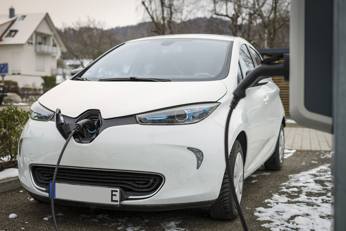 SmartGridSpain's tweet photo. #AEDIVE solicita a los gobiernos autonómicos agilidad en la tramitación de los MOVES de 2020.
#Move2020 #vehículoseléctricos #movilidadelectrica
https://t.co/Yfh6temhBL https://t.co/9C7xsnfr1x
