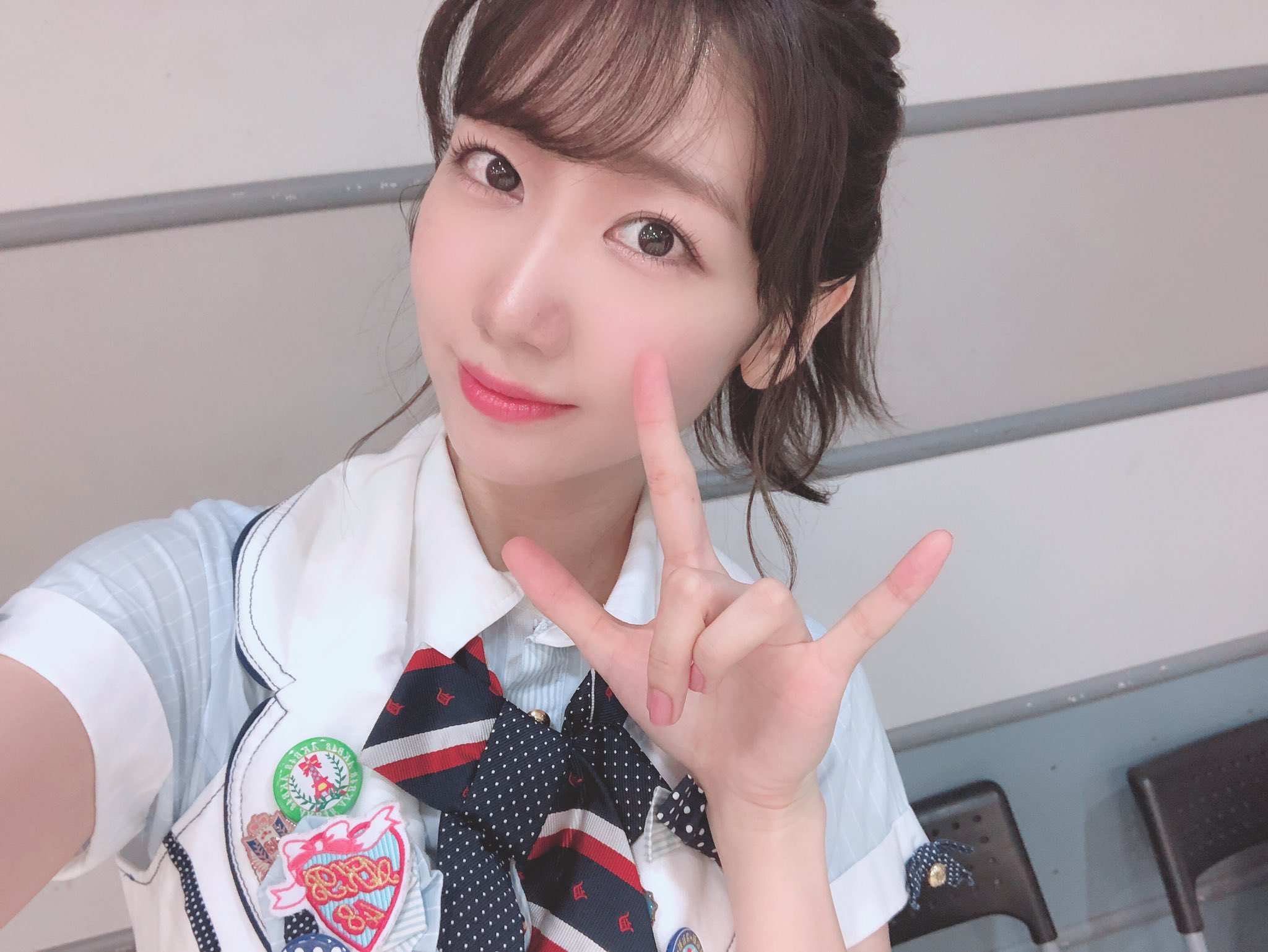 Mel Same Seifuku With Different Years Mayuwatanabe Watanabemayu 渡辺麻友 Mayuyu まゆゆ Yukikashiwagi Kashiwagiyuki 柏木由紀 Yukirin ゆきりん Mayuki Akb48 T Co Mekmgq0cge