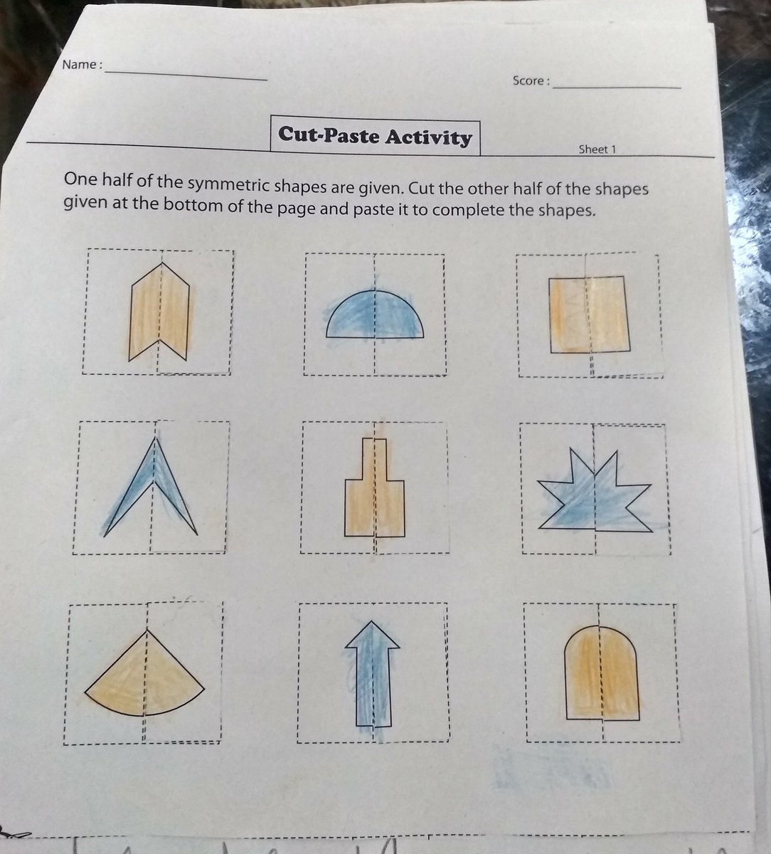 SSGupta23601708's tweet photo. @UpdatesMcDermot Maths and Numbers- Aarna practiced writing numbers upto 20 and completed the symmetry task. https://t.co/HmfomMXnKm