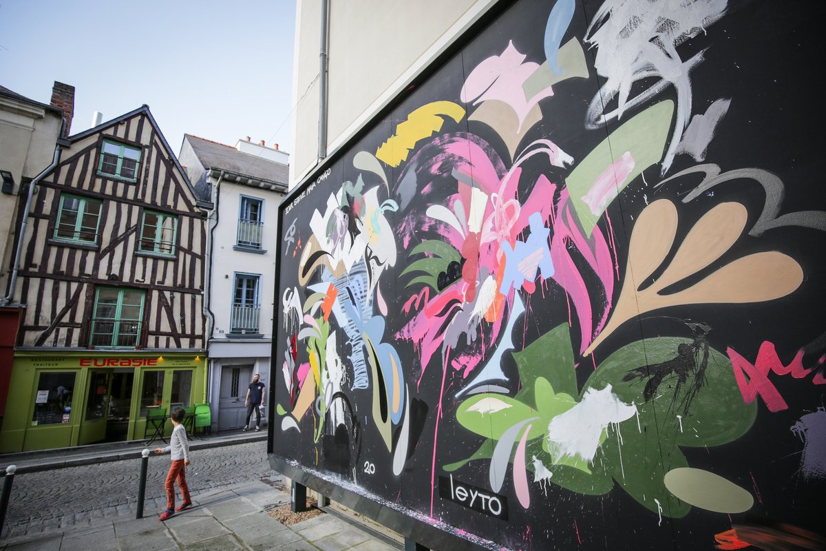 metropolerennes's tweet photo. Depuis ce week-end, Le MUR de #Rennes accueille une nouvelle oeuvre du street-artist Leyto ! À découvrir rue Vasselot 😉🤩 #streetart https://t.co/HWZejCwYBM