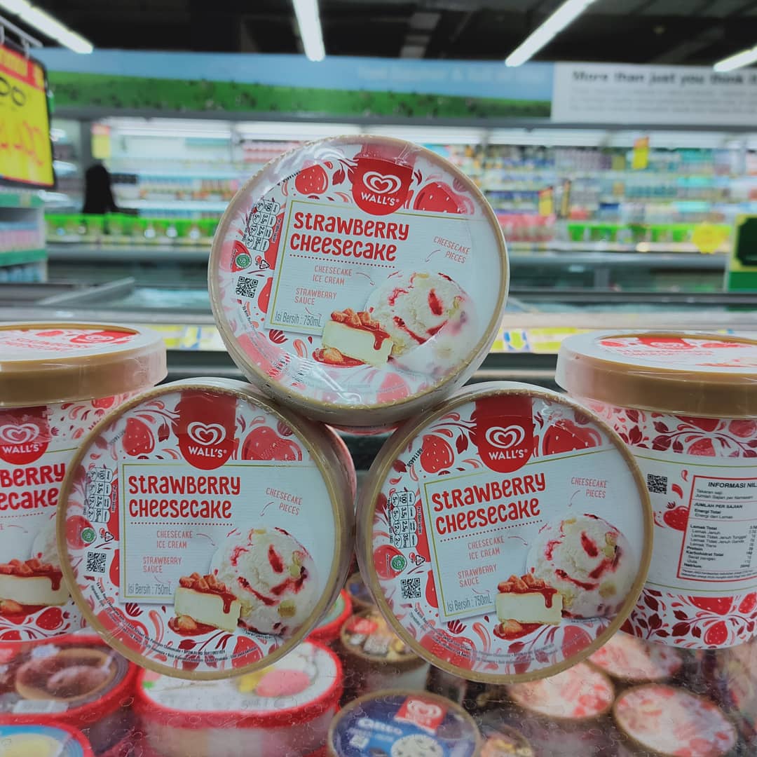 HypermartP's tweet image. Hay Pelanggan setia hypermart Pakuwon Surabaya

Untuk pelanggan setia penikmat Ice Cream,
kini Wall's ice Cream Starwberry Cheesecake 750 ml murah banget pelanggan setia
Hanya Rp 55.000 saja

Belanja lebih hemat hanya di Hypermart Pakuwon Surabaya!
#promokoran #hypermartpakuwon