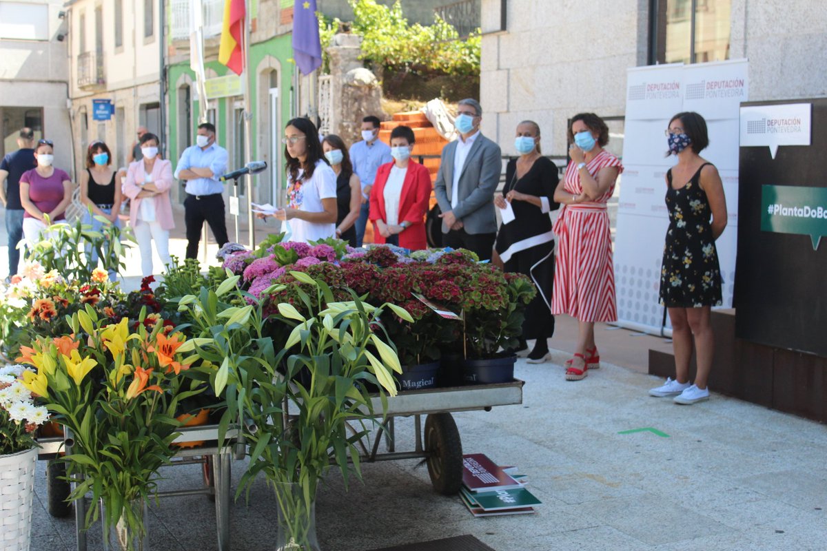 depo_es's tweet photo. 🌼 #ConectaCoVerde
Patricia Rodríguez, @MostraCultivoBM: "As institucións públicas deben apoiar os sector estratéxicos, e o noso foi moi golpeado pola crise. Queremos que a cidadanía nos apoie directamente coa compra e que coñeza os produtos locais". https://t.co/c5WNlqhIuA