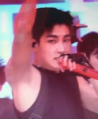 Nooooo he’s shaved all the armpit hairrrrrr

#원우 #전원우 #ウォヌ #WONWOO #seventeen  #セブチ #세븐틴  #svt