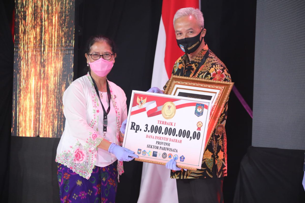Selamat utk  Provinsi Jawa Tengah meraih Juara I Sektor Tempat Wisata, Juara I Sektor Transportasi Umum dan Juara III Sektor PTSP dlm Lomba Inovasi Daerah Penyiapan Tatanan Normal Baru Produktif &amp; Aman
<a href="/ganjarpranowo/">Ganjar Pranowo</a>
<a href="/disporaparjtg/">Disporapar Jateng #JelajahJatengSekarang</a>
<a href="/perhubunganjtg/">Perhubungan Jateng</a>
<a href="/DPMPTSPJateng/">DPMPTSP Prov. Jateng</a>
#JatengGayeng