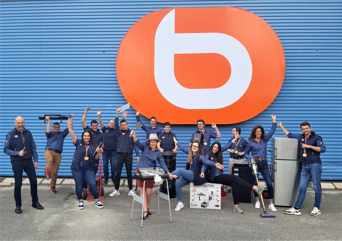 boulanger's tweet image. [NOS MAGASINS VOUS RACONTENT...] Vos nouveaux magasins Boulanger Quimper et Boulanger Sélestat ouvrent leurs portes aujourd&apos;hui !  🎉 Si vous passez dans le coin, venez fêter l&apos;ouverture avec nous 😉 #SiBienEnsemble