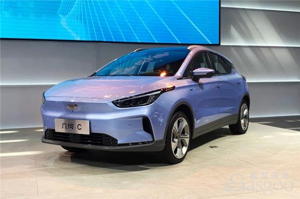 Gasgoo_com's tweet photo. The #GeometryC, the second mass-produced and first SUV model of @GeelyWorldwide's BEV brand #Geometry, made its debut at the Guangdong-Hong Kong-Macao Greater Bay Area (#GBA) International Auto Show 2020. #gasgoo #Geely https://t.co/UeIboIwWkJ https://t.co/bSH4NLLQ0M