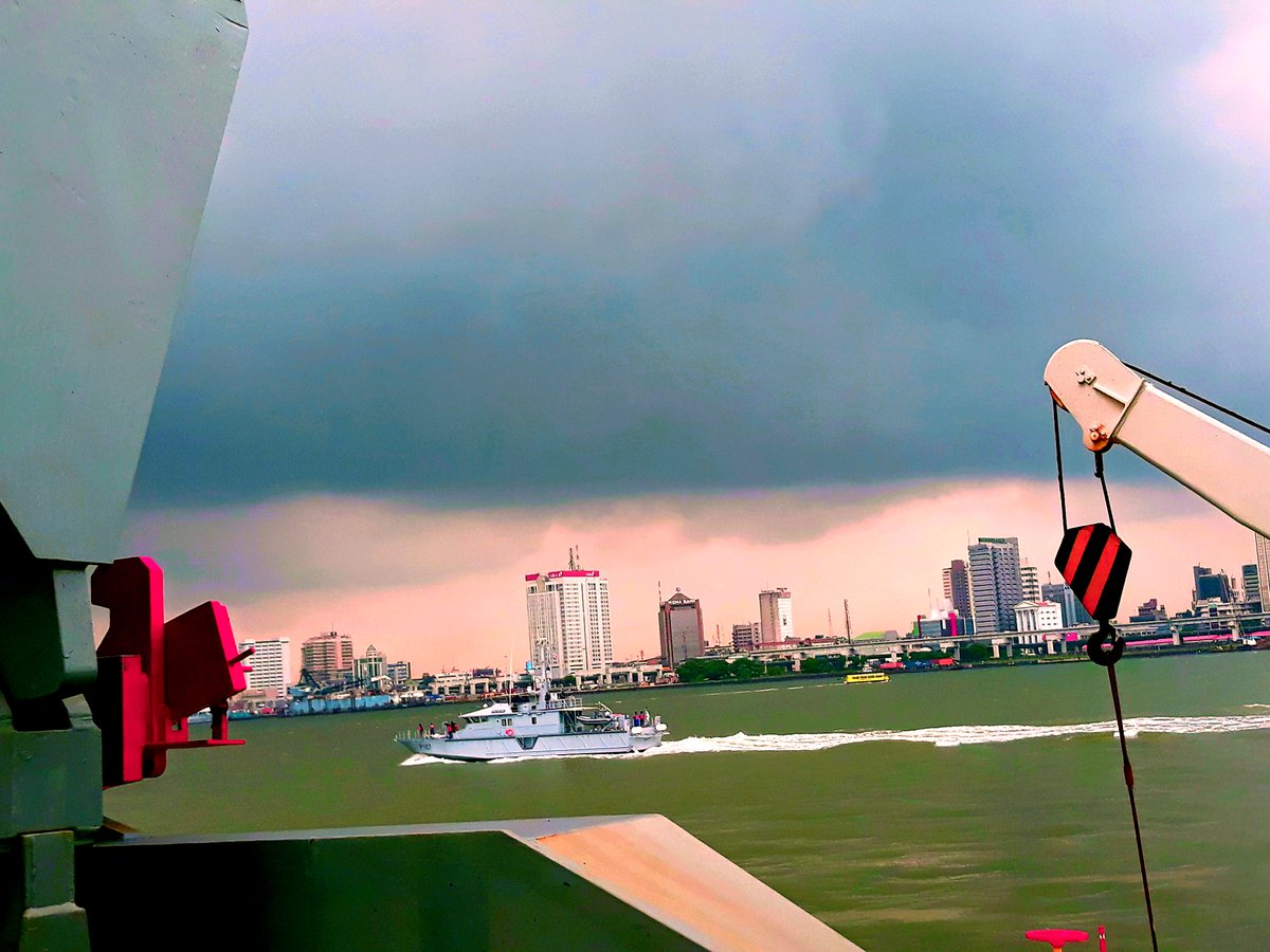 'Detunde tweet media