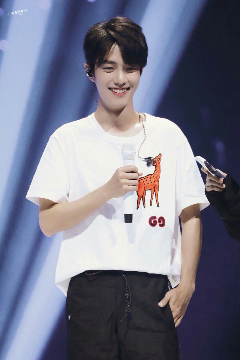 Thread by @yllzsexc, xiao zhan in white shirts; a bare minimum thread ...