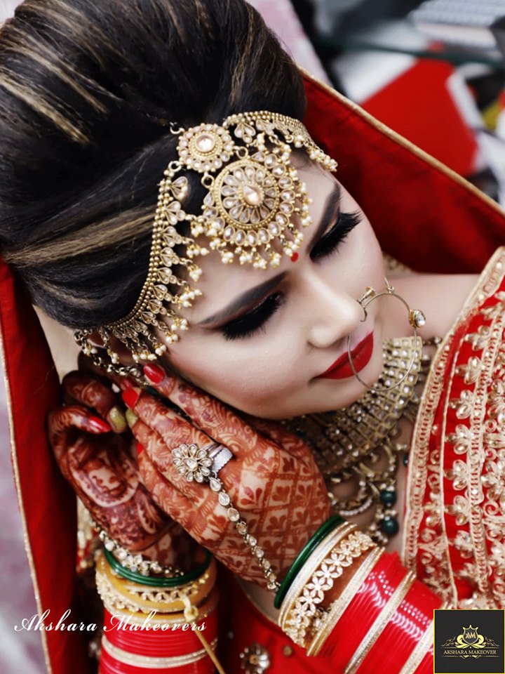 AksharaSalon's tweet image. A Moment of Pure Soulful Beauty 😍😍 Bridal Makeup
❤❤❤ ❤❤❤ ❤❤❤ ❤❤❤
................................

📞 8527255018 for queries!
#Basictoadvance #skillset #hairstylecourse #Akshrakalra #Professionalmakeupartist
#makeupskill #makeover #artist #makeupacademy #enrollnow