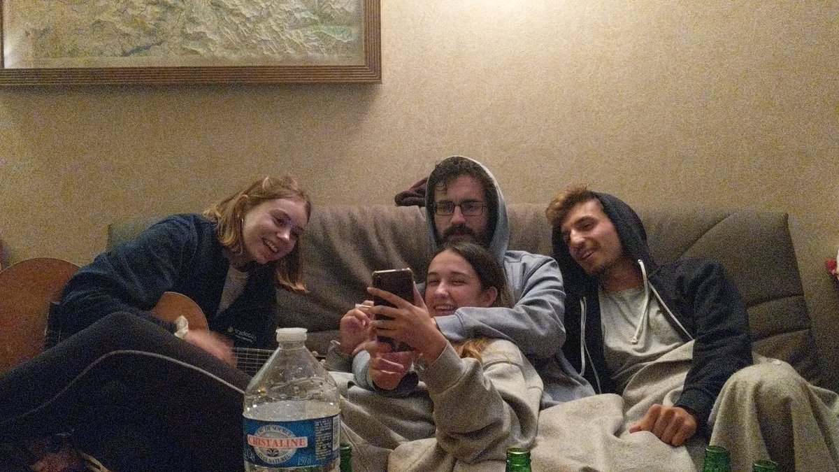 Pauliiiiiiiiiis's tweet photo. your favorite group band https://t.co/wBrsGcyEWq