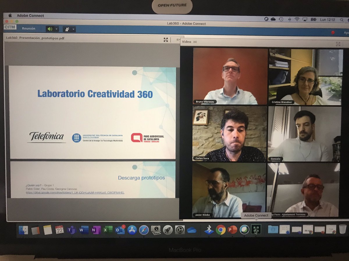 OpenFuture_'s tweet photo. En @TelefonicaMED @brunovilarasau celebra la colaboración público privada de #Lab360 explorando nuevas vías de innovación con la experiencia de profesores y la curiosidad de los alumnos https://t.co/7HS1dW7Mw2