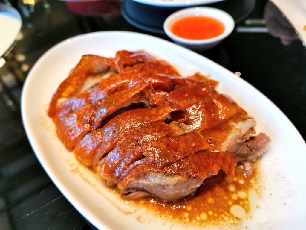 joycepj2's tweet photo. #배켜니랑_저녁약속있지롱 
烧鹅，鲜虾卷，帝皇炒蛋，叉烧双拼 https://t.co/ywSyALzqGW