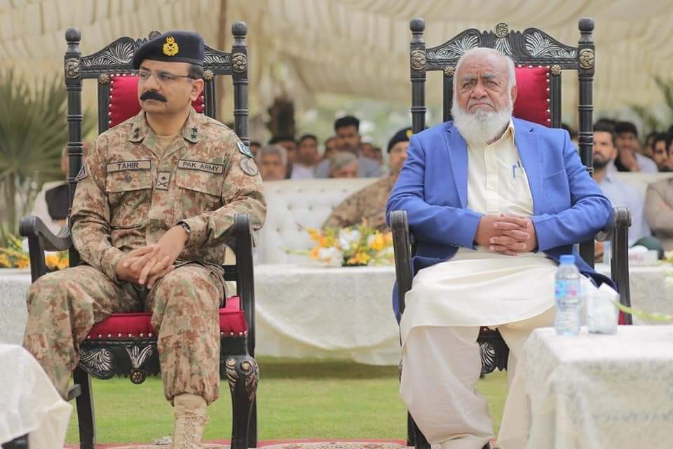 TasadaqueA's tweet photo. Hero of the nation.. ❤️❤️

#DrRahimBuxBhattiOurHero https://t.co/EgQ3JuZO4F
