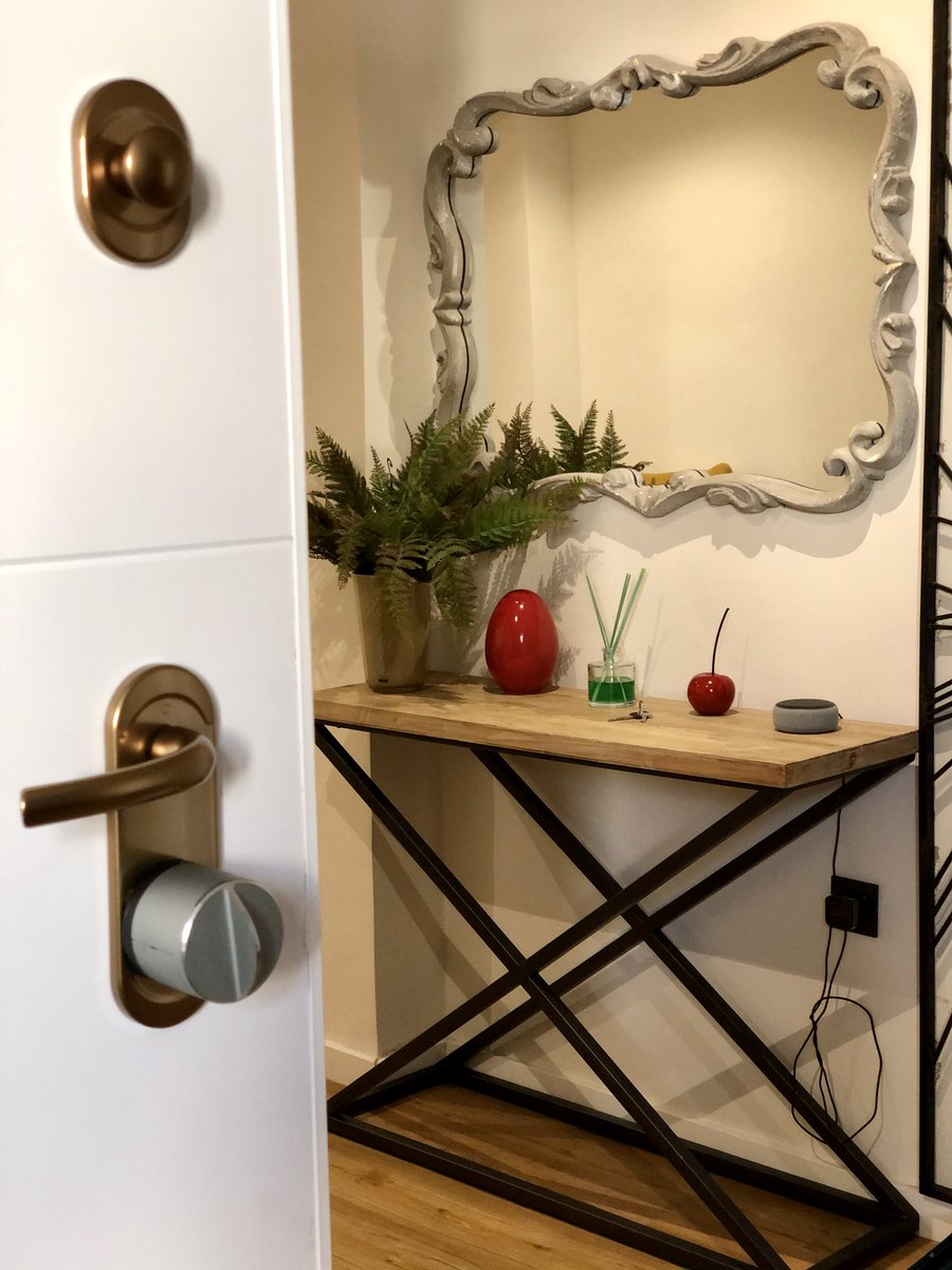 hoomvip's tweet photo. Gracias a Expoholidays por confiar en nosotros para la gestión remota con "contacto cero" de sus más de 100 apartamentos.

Sus clientes podrán acceder a los alojamientos y realizar el check in de forma completamente automática. https://t.co/TC21HAIv1h