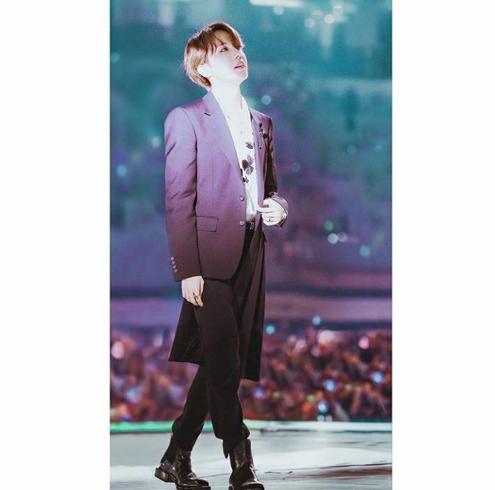 IdolsParis's tweet photo. اخه فرشته ای مث تو چرا باید سرچاش خراب باشه؟؟؟🌸🍃

🌷#Hoseok_best
🌸#Hoseok_handsome
🌺#Hoseok_great
🥀#Hoseok_gorgeos

@BTS_twt https://t.co/2cP1ulkj5I