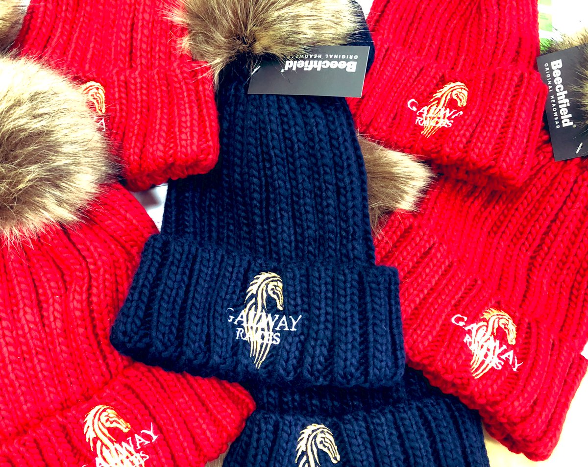 Galway_Races's tweet image. 🧤It’s a bit chilly here in Galway today #burrrr 
💁🏼‍♀️Who’d like to WIN one of our NEW bobble hats, perfect to keep you snug as a bug in weather like this. 
5️⃣to give-away by 1pm today. 
Simply RT this to enter... winners will be chosen at random