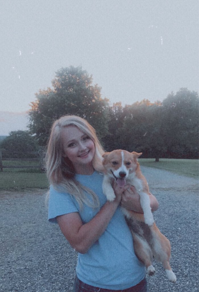 anna_ascott's tweet photo. Dog Mom 🥰 https://t.co/uJLTscw6t8