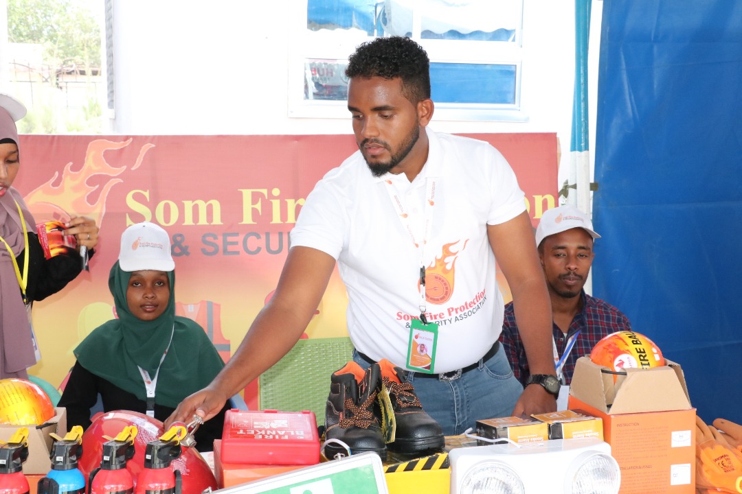 somfire's tweet photo. #Mogadishu show Traders 
#Somfir Protection 🔥🔥🔥 https://t.co/2vZD8IU00M