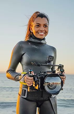 2) <a href="/InkaCresswell/">Inka Cresswell</a> - Marine biologist &amp; wildlife film maker.
Having taken marine biology at <a href="/SDSU/">San Diego State University</a>, Inka went on to study wildlife filmmaking at <a href="/UWEBristol/">UWE Bristol</a>. 
As well as directing her own films, she has worked on projects across the world including <a href="/WatermenProject/">The Watermen Project</a> &amp; <a href="/opwall/">Operation Wallacea</a>.
🦈🎥