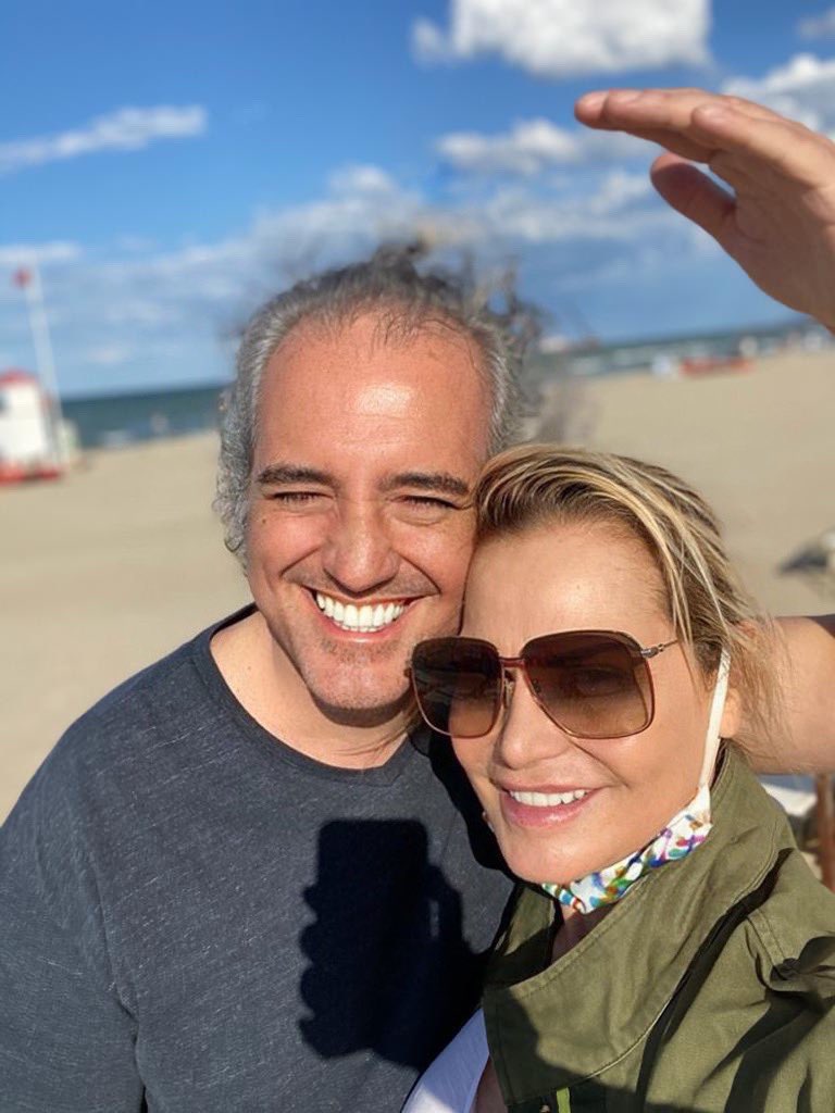 Simo_Ventura's tweet photo. Non scorderò MAI questo momento, ritornare sulla spiaggia della ‘nostra‘ #rimini dopo 3 mesi di #lockdown e con te #amore❤️ E non finisce qui... È solo l’inizio #maremio quanto mi sei mancato!
@terzigio @grandhotelrn #paolabatani #love #adriatico https://t.co/IaaOqD6XTt