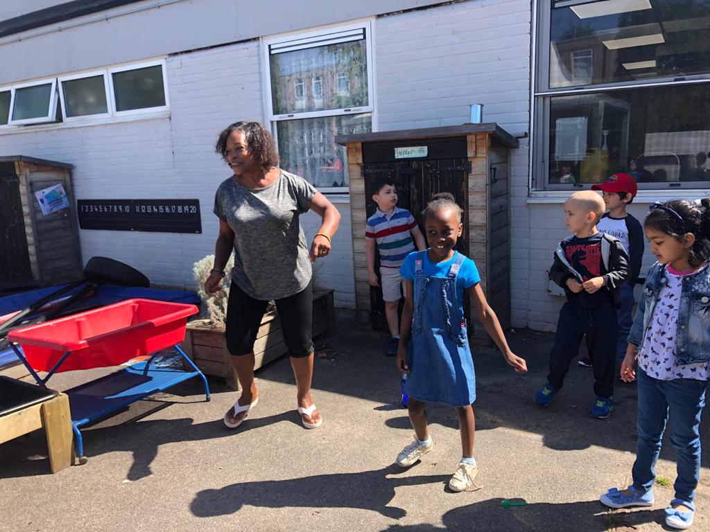TorrianoJuniorS's tweet photo. Year 1 loved learning about the Windrush and singing #singforwindrush #WindrushDay2020 https://t.co/kaB6IBXCXF
