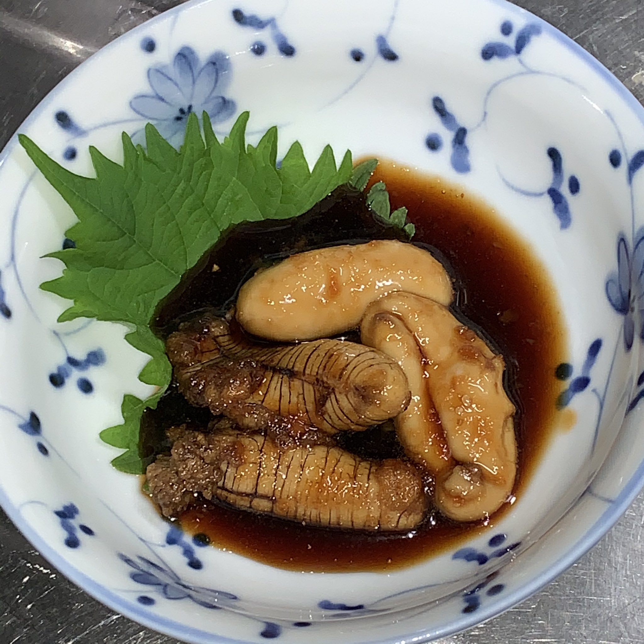 高城 心は今もシュテルンビルト イサキの卵と白子の煮付け 美味しかったー クセもなく白子はクリーミーで 卵はプチプチな食感で イサキは初めてさばいたけど 身が柔らかくて旨味があって 今回はバター焼きにしたけど できればお刺身で