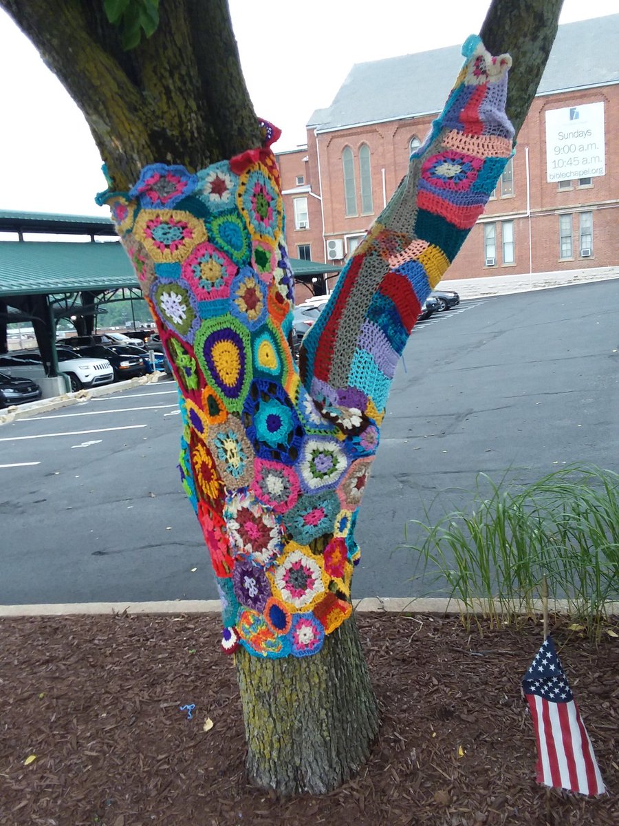 katetheskate91's tweet image. Yinz, #babyYoda is in #WashPa, which has been knit-bombed.