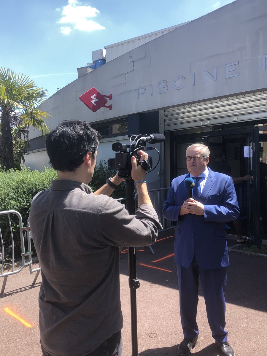 GrardCosme's tweet image. Réouverture des piscines du territoire @Est_Ensemble 
J’accueille les premiers baigneurs en présence de @viagrandparis à la piscine Fernand Blanluet à @VilleduPre avec le ☀️ 🏊🏿🏊🏼‍♀️
