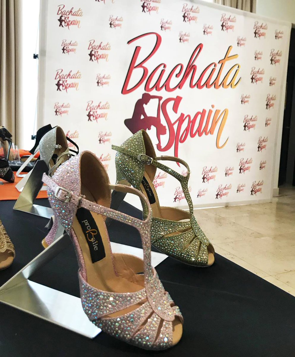 probaile_com's tweet image. 📢¡SEGUIMOS CON LOS COLORES! Mod. MAGIC!
Pink, Verde, Negro, Dorado y muchos más..
☝️VIVA EL VERANO🌸
+ INFO en nuestra TIENDA FÍSICA o a través de nuestra WEB: 💻 probaile.com
#probaile #modelomagic #primavera #zapatosdebaile #salsa #bachata #baile #kizomba #bailar