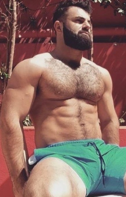 4 pic. June 22 ????  #ILoveHairyMen #hairsome #hairychest #hairygay #hairyfan #scruff #beardedhomo #beard