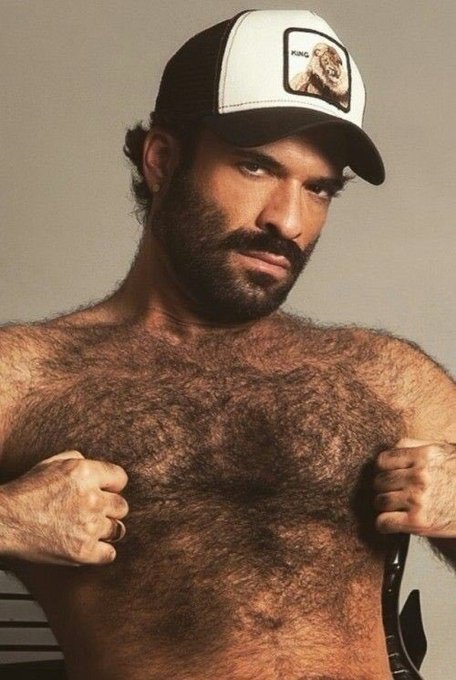 2 pic. June 22 ????  #ILoveHairyMen #hairsome #hairychest #hairygay #hairyfan #scruff #beardedhomo #beard