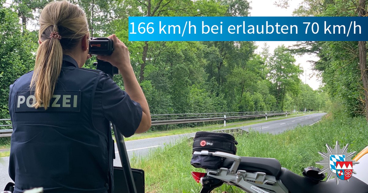 PolizeiUFR's tweet photo. 166 km/h bei erlaubten 70 km/h

Sonntagmittag überwachte die Polizei #Obernburg die bei Motorradfahrern beliebte Strecke zwischen #Mönchberg und #Collenberg.

Trauriger Spitzenreiter war ein 67-jähriger BMW-Fahrer.

🏍 166 km/h
💰 1.200 Euro und 2 Punkte
🚶‍♂ 3 Monate Fahrverbot https://t.co/cDveVaA1mA