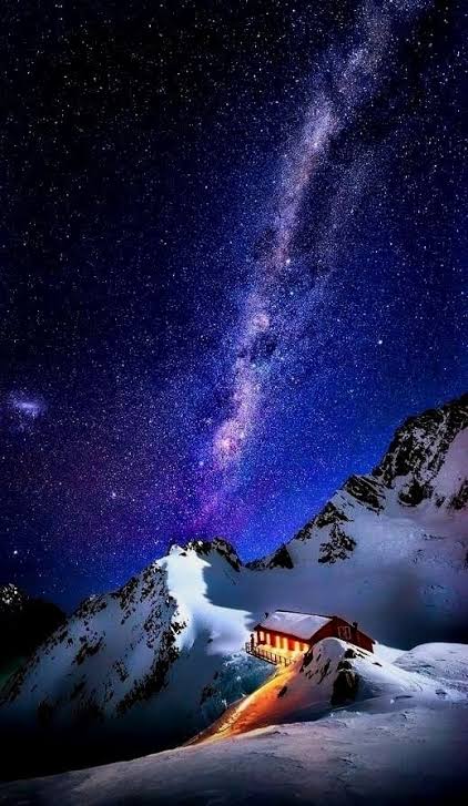 we can usually see the milkyway in the sky with our natural eyes..  @ArianaGrande mommy come to new zealand again