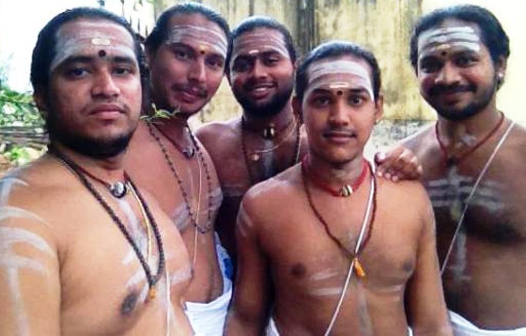 இந்தியச் சூழலில், பிராமணீயம்!ஆராய்ச்சி செய்ய ஆசைப்படுவோர்கட்டாயம் Puri Jagannath கோயிலுக்குச் செல்லுங்கள்!பார்ப்பனீய ஒட்டுமொத்த OperationFrom Design Stage to Implementation Stageபூரி ஜகன்னாத்தில் காண முடியும்!சீர்திருத்தம் பொறுக்காமல்இராமானுசரையே கொல்லத் துணிந்த கோயில்!