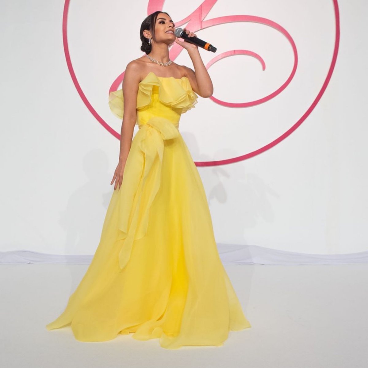 A gown that feels like sunshine ☀️
<a href="/CarmenSoliman/">كارمن سليمان</a> wears the <a href="/JennyPackham/">Jenny Packham</a> Isla Gown. This gown is now available to shop in store and online.
#elizabethanthony