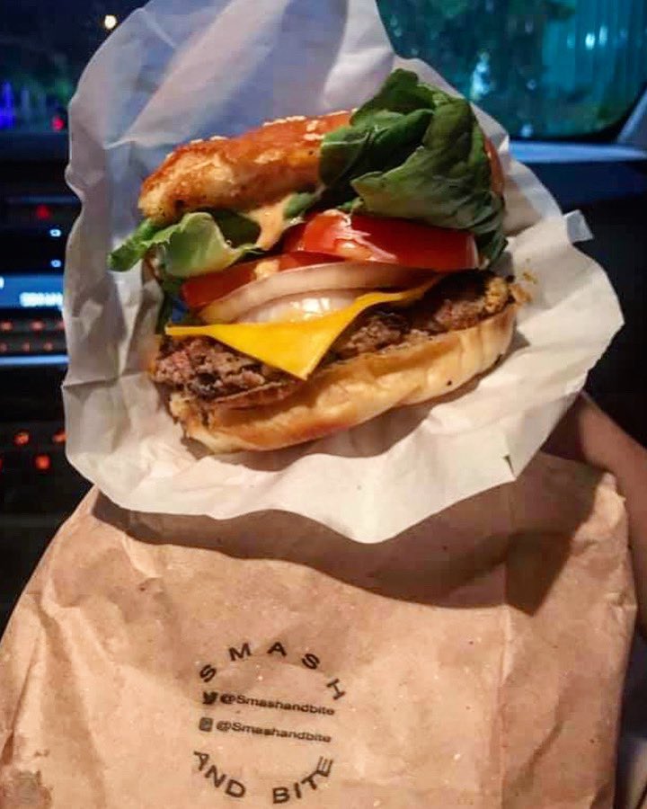 smashandbite's tweet image. #TheFreshBurger is sold out for tomorrows 10am &amp;amp; 4pm delivery‼️‼️‼️

We have #TheBasic &amp;amp; #TheDoubleBasic available for all time slots still 👌🏻

Limited number of burgers are left for the tomorrows delivery. Order now before you miss out 🍔
 #TheFreshBurger  #SmashAndBite