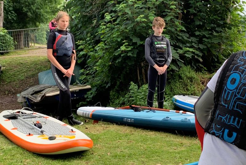yandyfeed's tweet photo. Together but apart: Feva sailors Freddie and Stella switch to paddleboarding during Lockdown - @RSFeva @OltonMereSC https://t.co/Rr6ahXthJt https://t.co/PZ39nSeoEg